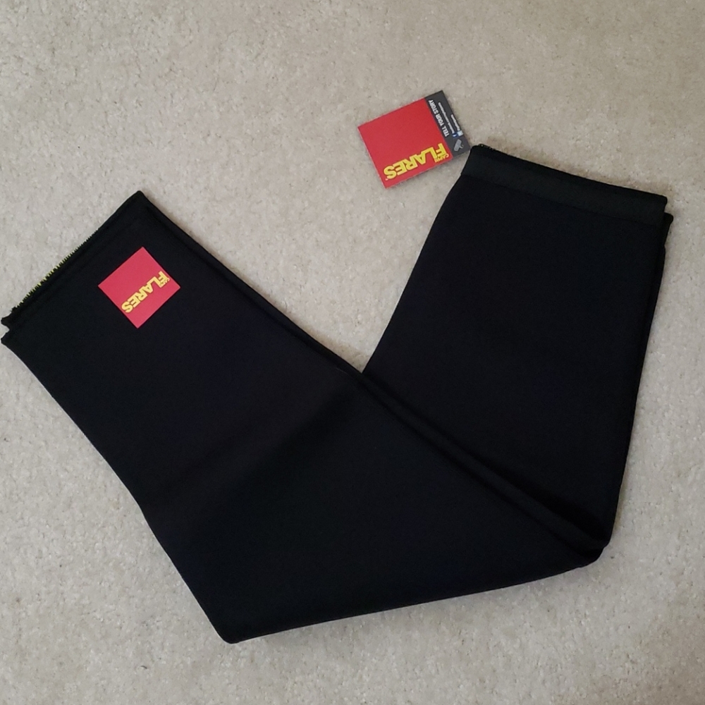 NWT Medium Zaggora Flare hot pants, workout pan…